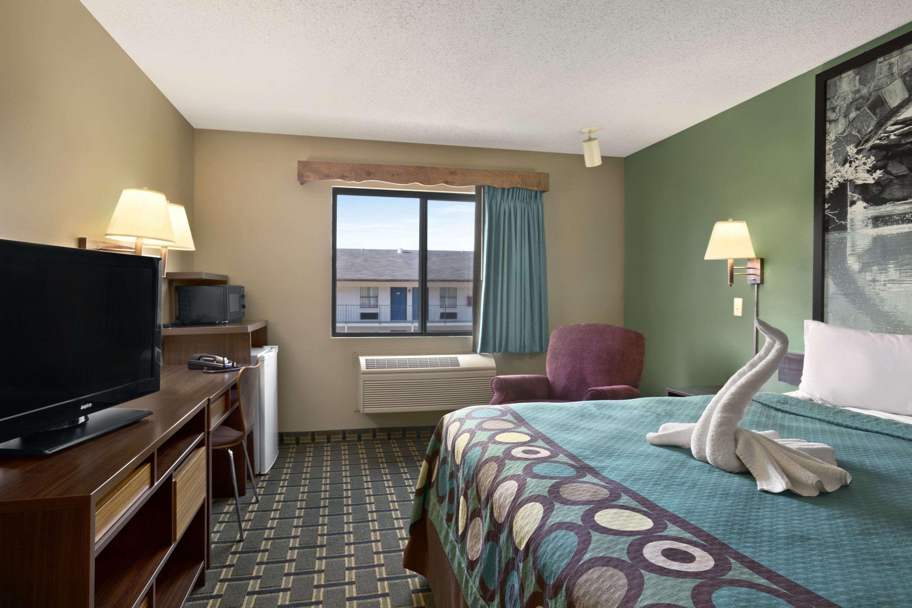 Super 8 By Wyndham Russellville Ngoại thất bức ảnh
