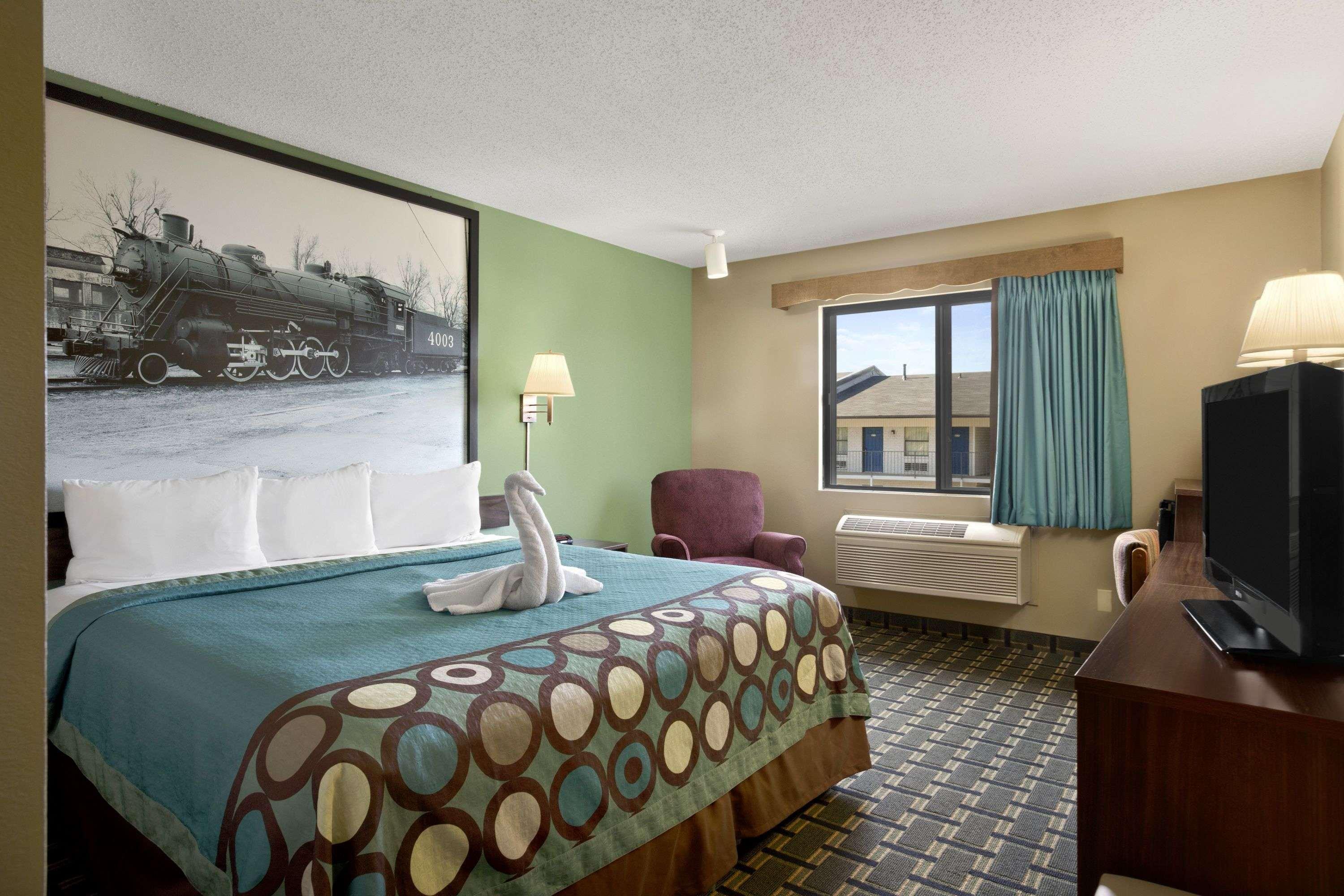 Super 8 By Wyndham Russellville Ngoại thất bức ảnh