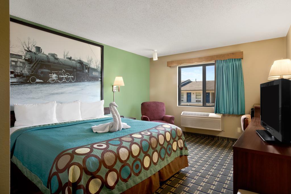 Super 8 By Wyndham Russellville Ngoại thất bức ảnh