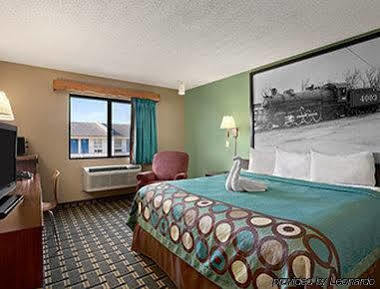Super 8 By Wyndham Russellville Ngoại thất bức ảnh